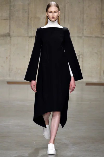 Look 10